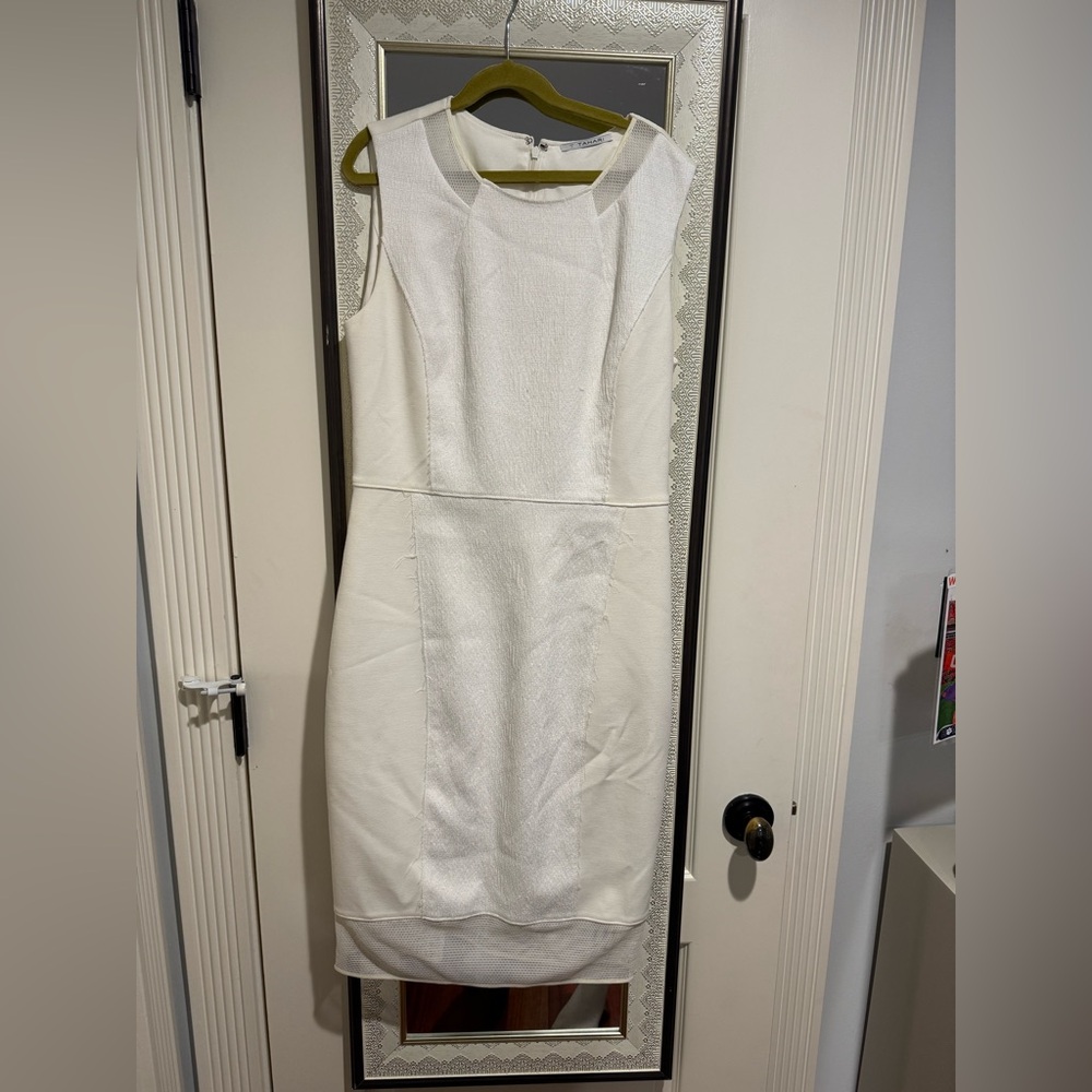 Elegant Tahari White Sleeveless Midi Dress
